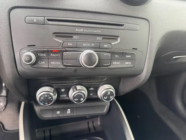 Audi A1 1.6 TDI weinig km nieuwe apk !!!! 2014 Diesel 12