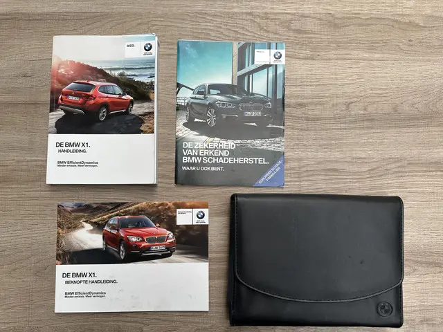 BMW X1 sDrive20i Executive 2015 Benzine 22