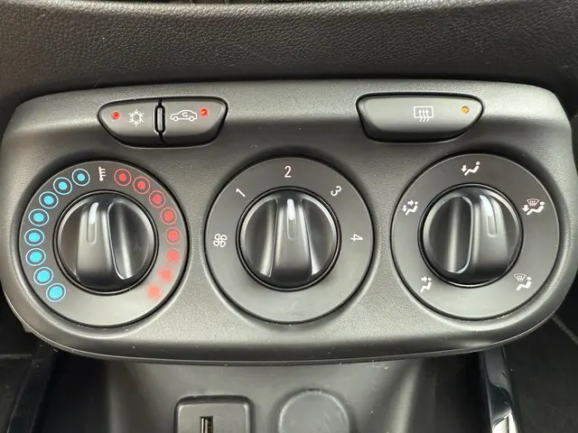 Opel ADAM 1.0 Turbo Jam Favourite 2017 Benzine 25