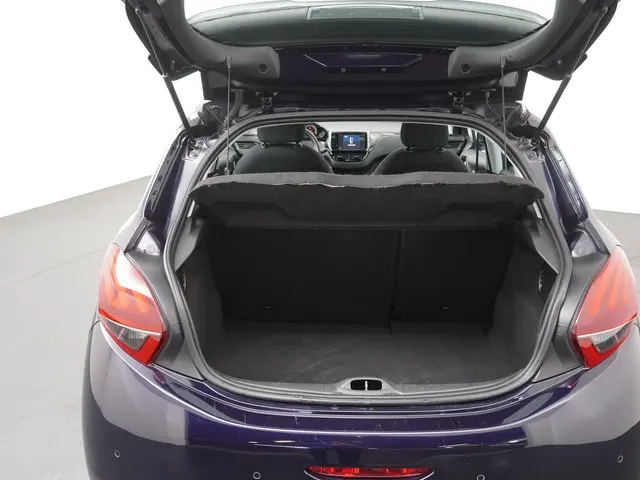 Peugeot 208 1.2 PureTech Blue Lion 2016 Benzine 9