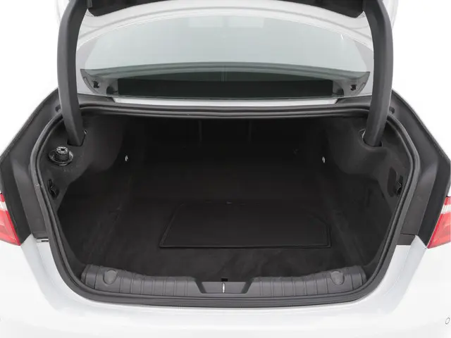Jaguar XF 2.0d Portfolio R-Sportpack 2015 Diesel 10