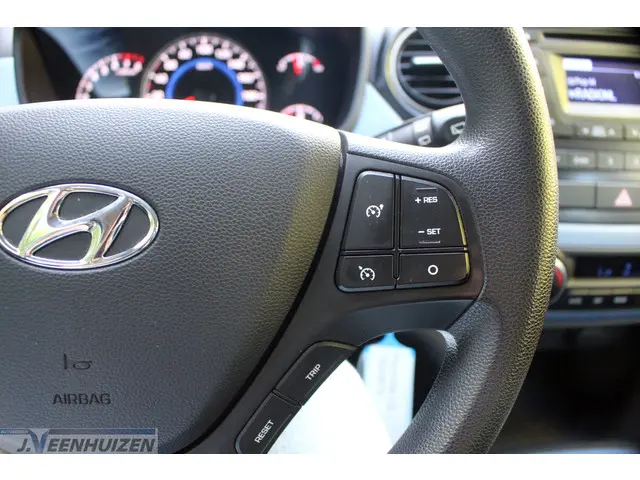 Hyundai i10 1.0i i-Motion Comfort 2016 Benzine 16