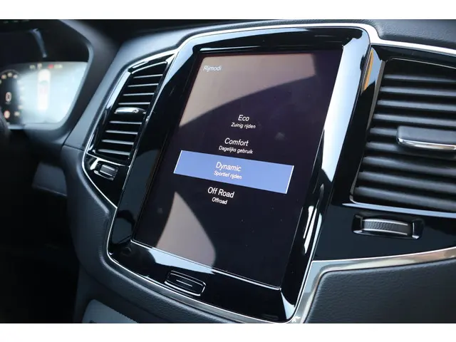 Volvo XC90 B6 AWD R-Design 2022 Benzine 53