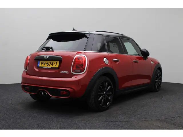 MINI Cooper S Mini 2.0 Chili Serious Business 2017 Benzine