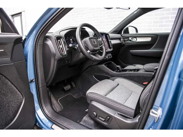 Volvo XC40 2.0 B4 Plus Dark 2024 Benzine 17