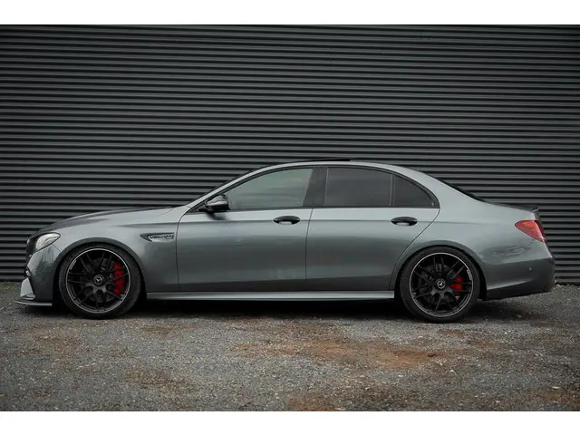 Mercedes-Benz E-Klasse AMG 63 S 4M 2017 Benzine 3