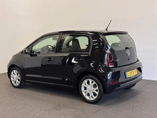 Volkswagen up! 1.0 2021 Benzine 4