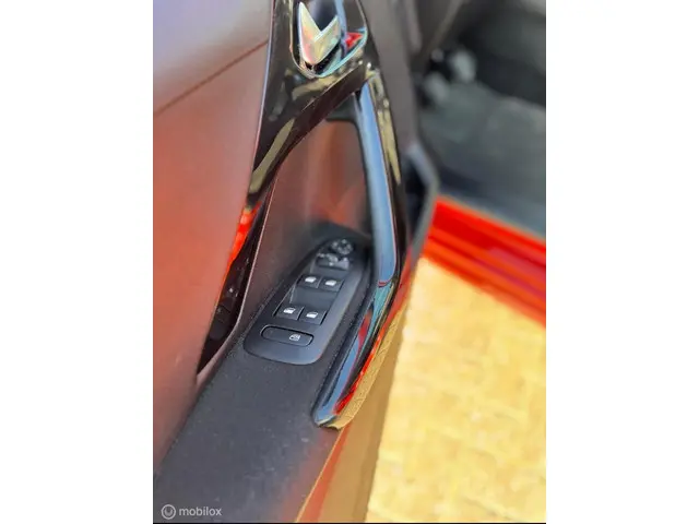 Peugeot 208 1.2 PureTech Allure 2019 Benzine 6
