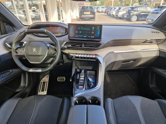Peugeot 3008 1.6 HYbrid4 300 GT 2023 Hybride Benzine 7