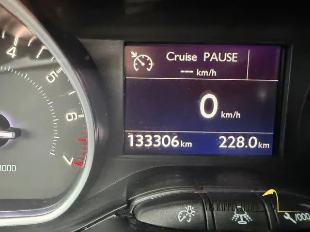 Peugeot 208 1.2 VTi Envy / apk 12-2026 2013 Benzine 27