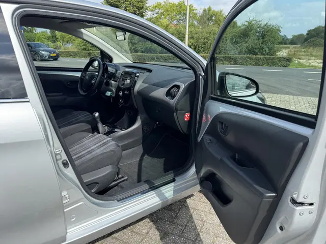 Peugeot 108 1.0 e-VTi Allure 2019 Benzine 15