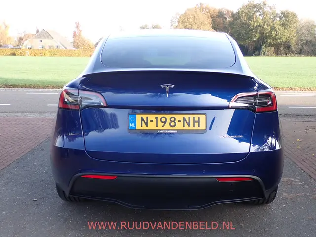 Tesla Model Y Long Range AWD 75kWh 2021 Elektrisch 32
