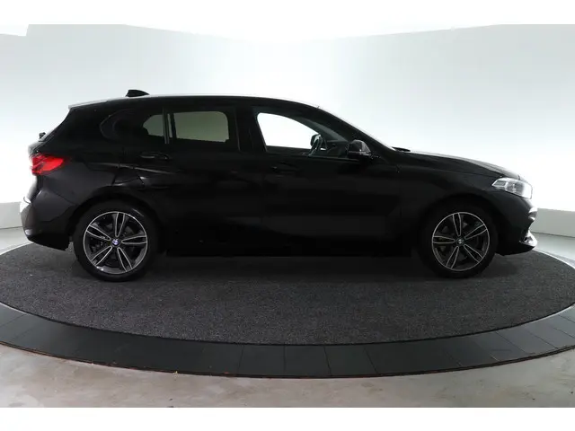 BMW 1 Serie 118i Executive Edition 2020 Benzine 5