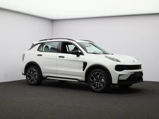 Lynk & Co 01 1.5 Core 2025 Hybride Benzine 13