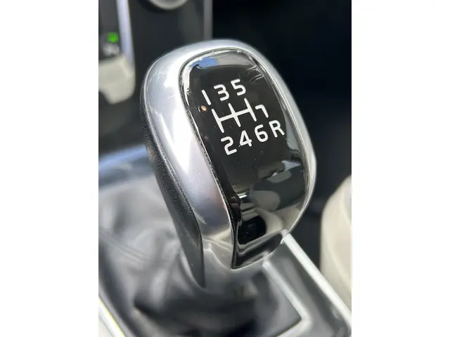 Volvo V40 2.0 T2 Momentum 2016 Benzine 16