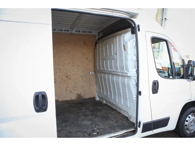 Peugeot Boxer 333 2.2 HDI L2H2 Pre 2020 Diesel 27
