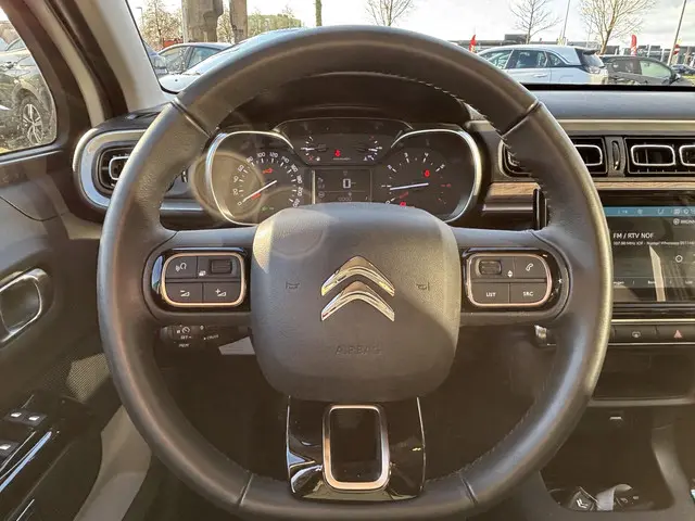 Citroën C3 1.2 PureTech Shine 2023 Benzine 12