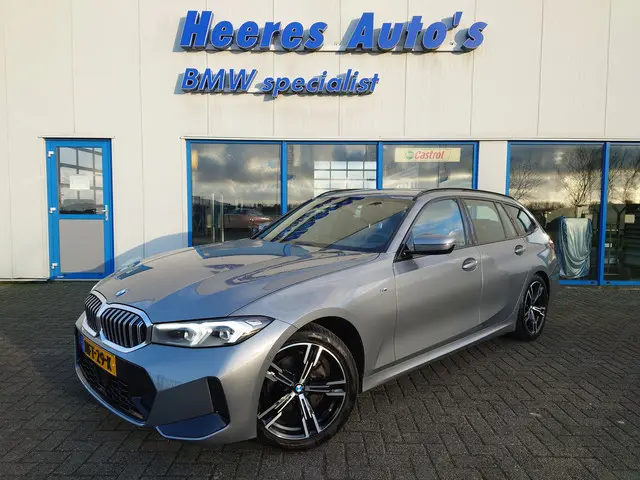 BMW 3 Serie Touring 320i 2023 Benzine 25