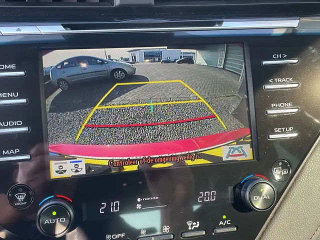 Toyota Camry 2.5 Hybrid Business + 2021 Hybride Benzine 20