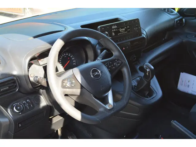 Opel Combo 1.5D L1H1 Edition 2020 Diesel 24