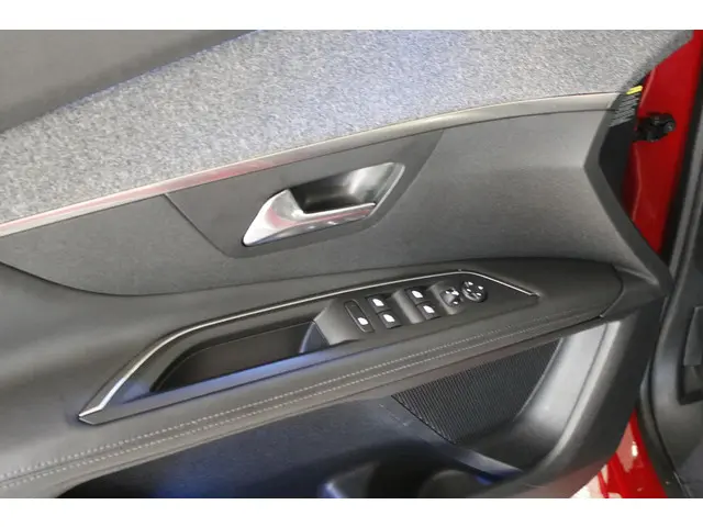 Peugeot 3008 1.2 PureTech GT Line. 2017 Benzine 21