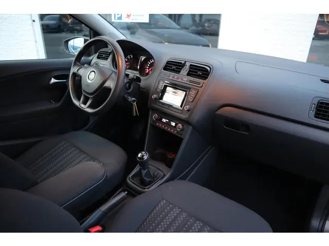 Volkswagen Polo 1.0 2015 Benzine 21