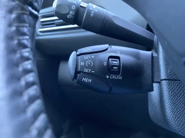 Peugeot 308 1.6 THP Allure 2014 Benzine 13