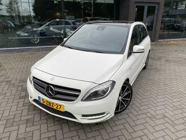 Mercedes-Benz B-Klasse 180 Prestige 2014 Benzine 4