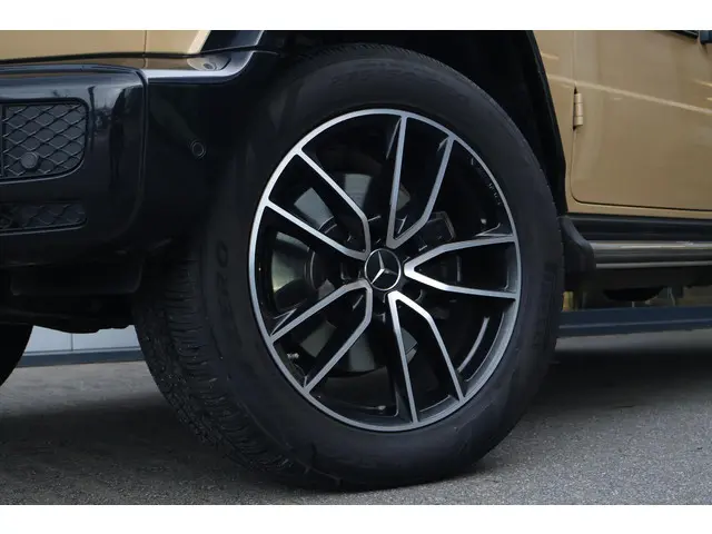 Mercedes-Benz G-Klasse 500 2023 Benzine 6