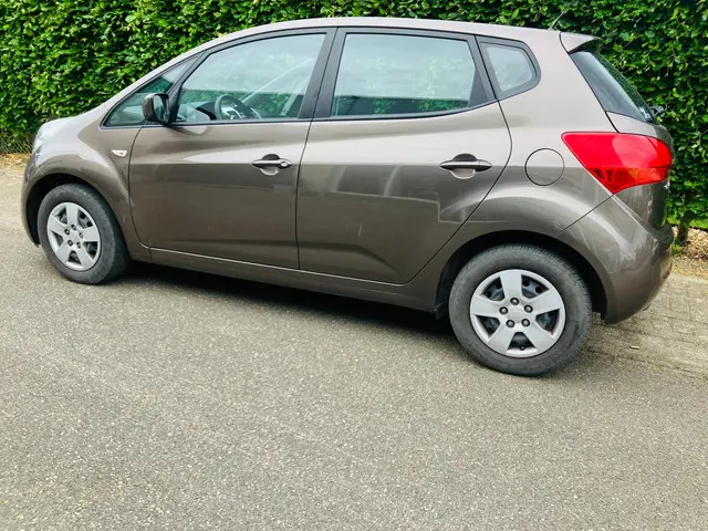 Kia Venga 1.6 CVVT Automaat 2015 Benzine 3