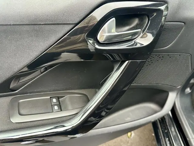 Peugeot 208 1.0 PureTech Access 2015 Benzine 9