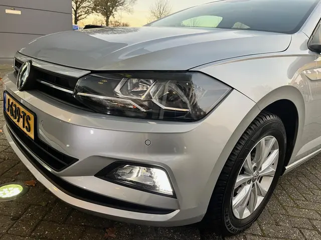 Volkswagen Polo 1.0 TSI Comfortline 2020 Benzine 16