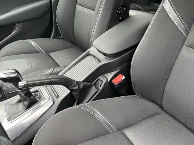 Volvo V40 2.0 T3 Momentum 2016 Benzine 14