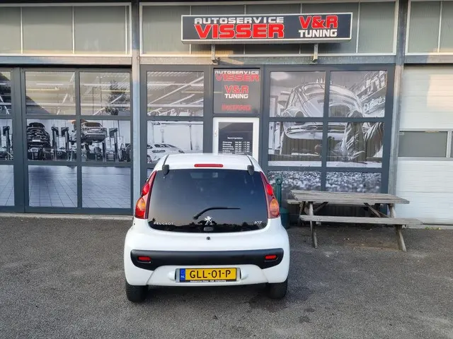 Peugeot 107 1.0 Access 2012 Benzine 4