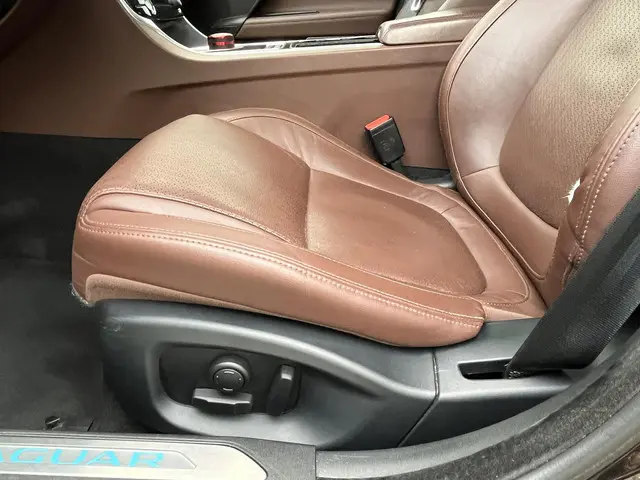 Jaguar XE 2.0 Portfolio 2015 Benzine 21