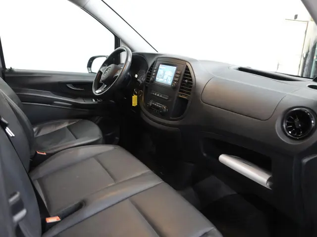 Mercedes-Benz Vito 114 CDI automaat Lang 2023 Diesel 39