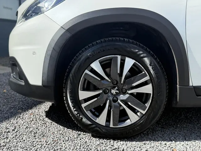 Peugeot 2008 1.2 PureTech Allure 2018 Benzine 32