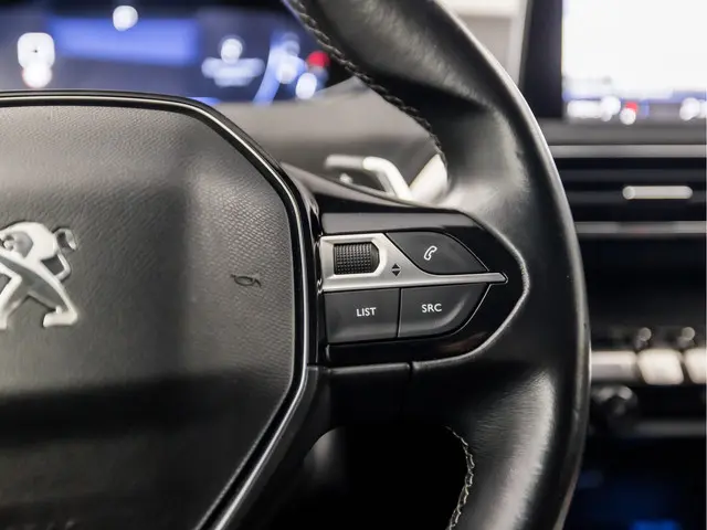 Peugeot 3008 1.2 PureTech Premium Sport 2020 Benzine 20