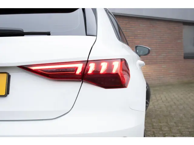 Audi A3 Sportback 40 TFSI e Edition 2021 Hybride Benzine 8