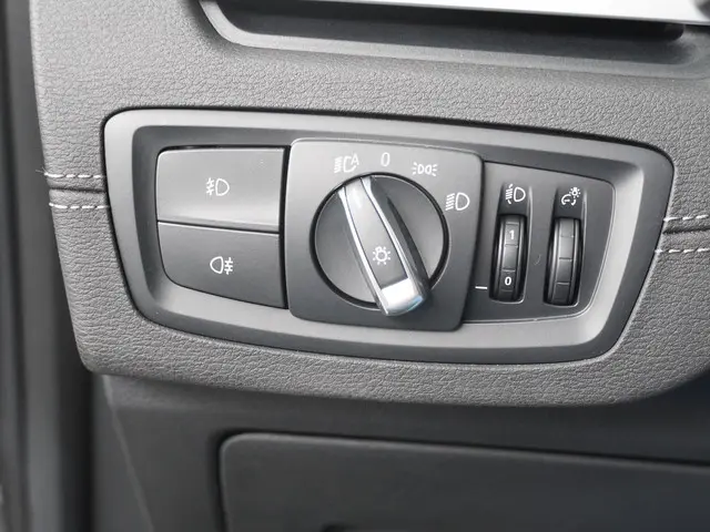 BMW X1 xDrive20i High Executive 2021 Benzine 18