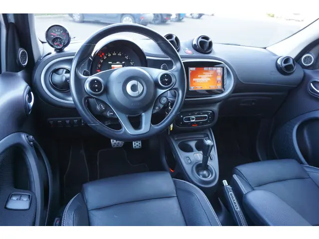Smart Forfour 1.0 T BRABUS AUTOMAAT 2017 Benzine 12