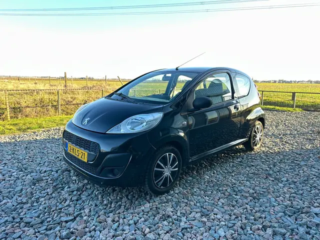 Peugeot 107 1.0 Access Accent 2013 Benzine 3