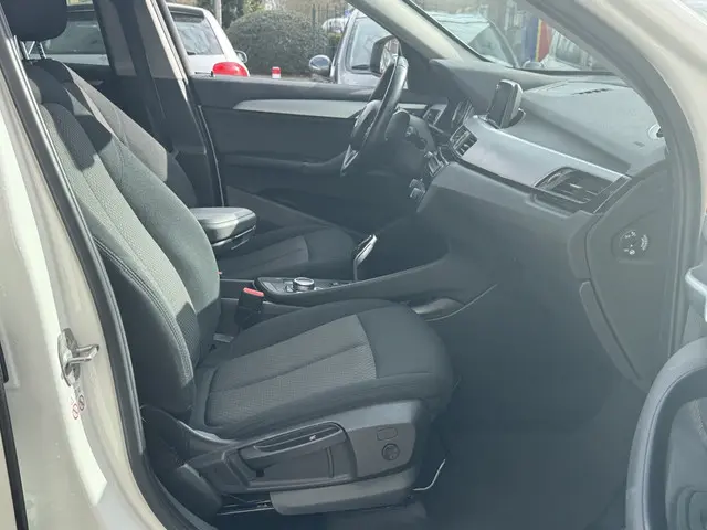 BMW X1 xDrive20i High Executive Ed. 2019 Benzine 14