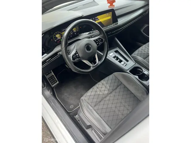 Volkswagen Golf 1.5 eTSI R-Line 2021 Benzine 9