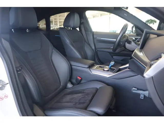 BMW i4 M50 2023 Elektrisch 8