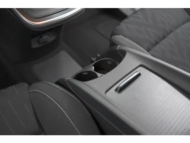 Renault Scénic TCe 140 EDC Limited 2019 Benzine 47