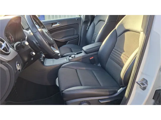 Mercedes-Benz B-Klasse 200 Prestige 2018 Benzine 11