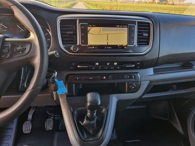 Citroën Jumpy 2.0 BlueHDI 120 M Club L2 H1 2021 Diesel 12