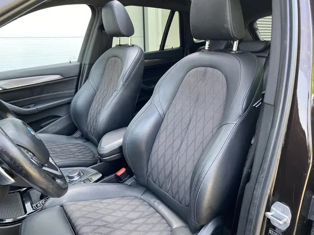 BMW X1 sDrive20i High Executive 2018 Benzine 14