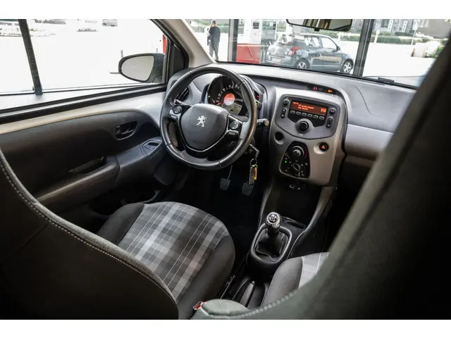 Peugeot 108 1.0 e-VTi Active 2019 Benzine 16